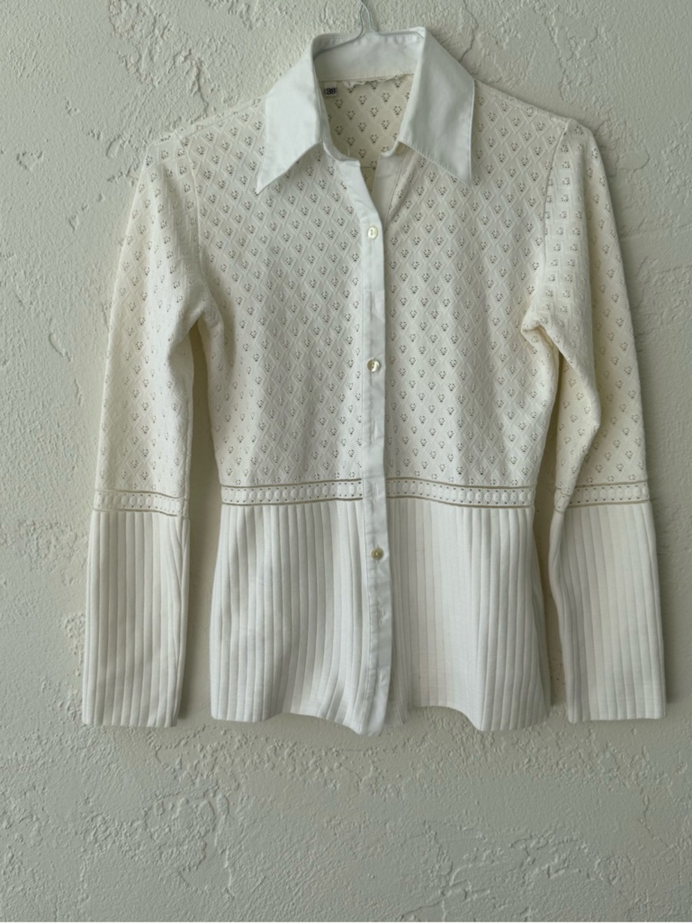 Women's Ivory Eyelet & Ribbed Button-Down Shirt